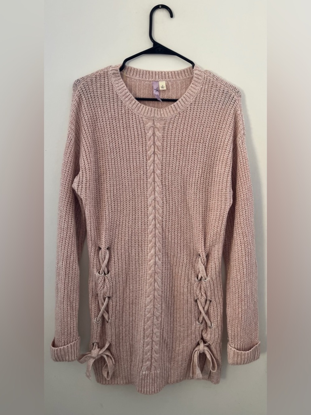 Francesca’s Alya light pink long sweater with bows women size small